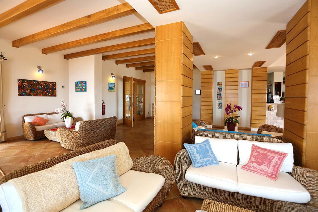 Hotel Gustui Maris