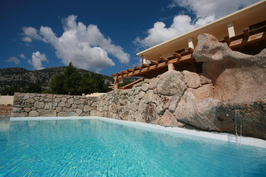 Gustui Maris Cala Gonone