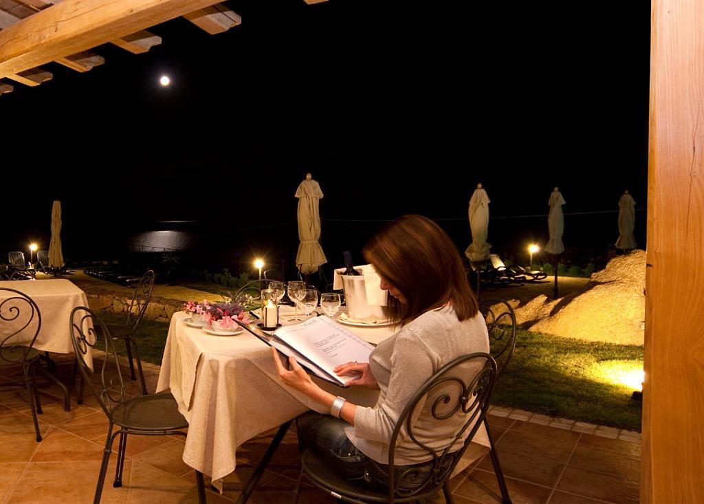 Hotel Gustui Maris
